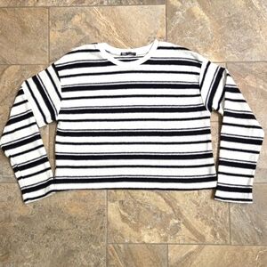 Zara Black and‎ White Ribbed Cropped Striped Sweatshirt Womens M